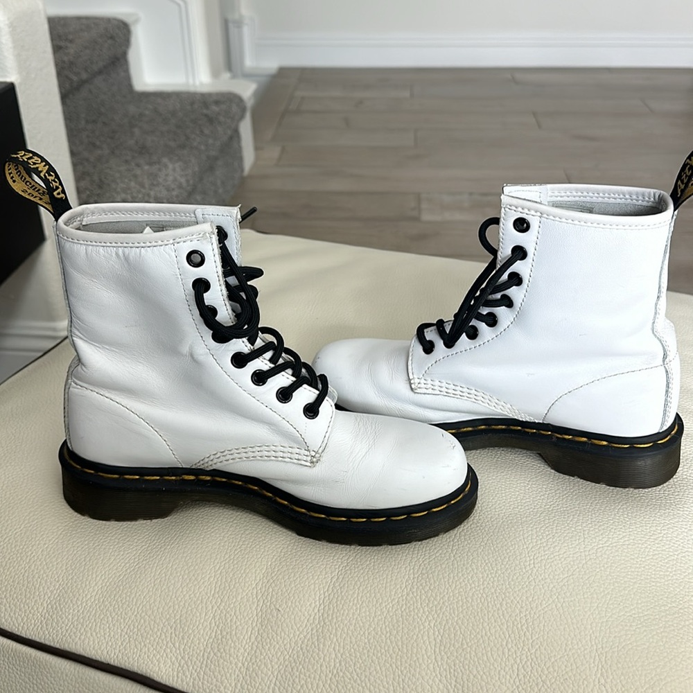 Women’s Doc Martens View 5